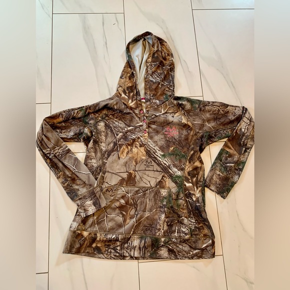 Realtree Tops - Realtree Xtra Camo Pink long sleeve pullover hoodie Hunting camo size Large